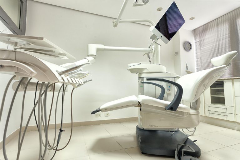 clinica-sergio-correia-dentista-em-curitiba-estetica-e-periodontia-estrutura-8